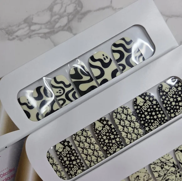 Color Street Nail Polish Strips Set - Picture 6 of 6